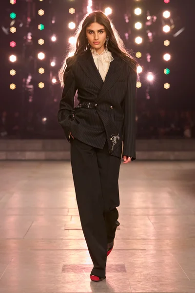 Look 36
